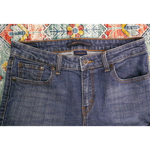 Levi's Mid-Rise Skinny Jeans Medium Wash- Women's size 8M (30WX30L) - Picture 2 of 9